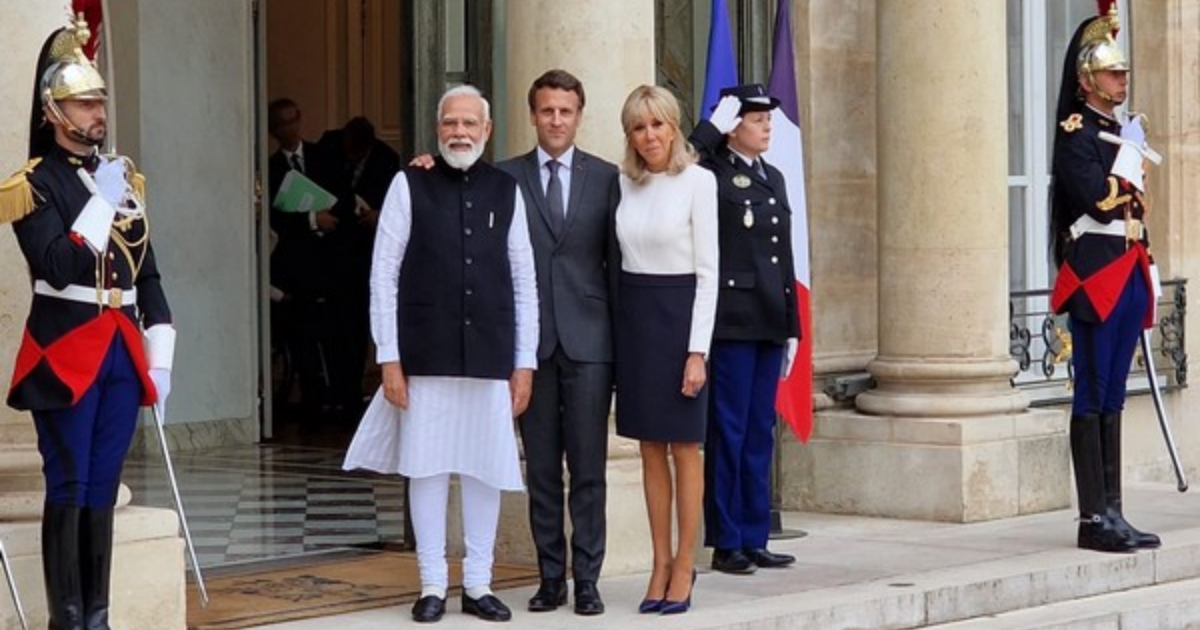 PM Modi meets French President Macron in Paris